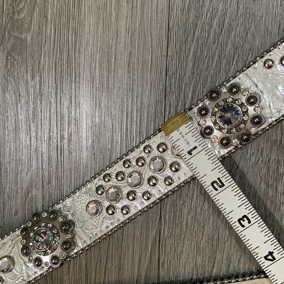 Blazin Roxx Western Style Rhinestone Leather Belt.          size  L main image 5